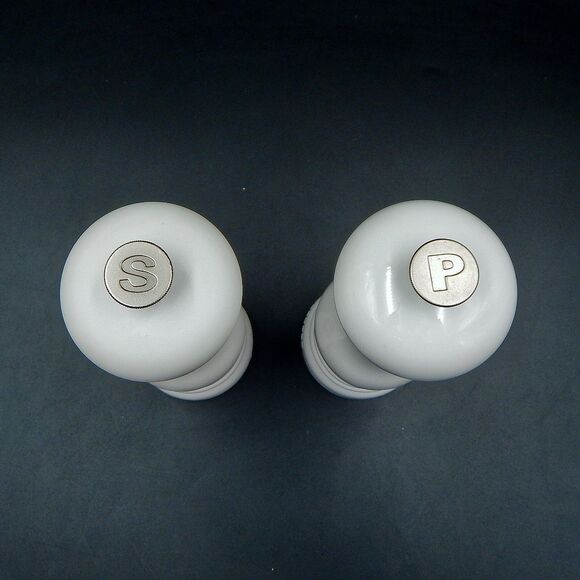 Le Creuset Salt And Pepper Grinder Mills White 8.5 Inches Matte & Glossy Pair - Picture 5 of 7